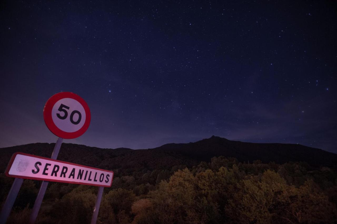 Hotel Camino De Las Estrellas Serranillos Exterior foto